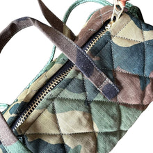 画像をギャラリービューアに読み込む, [2233] US Army Camo Quilting Mini Boston Bag
